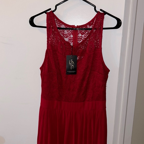 Floor length woman’s M dress in burgundy - Picture 2 of 4